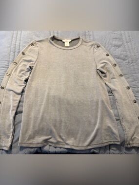 URBAN Romantics Gray Ribbed Long Sleeve Top with Sleeve Buttons